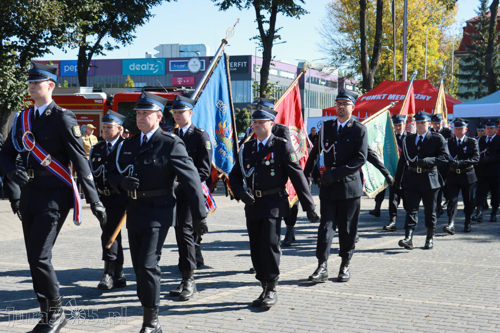Fotorelacja I: Uroczystość NADANIA SZTANDARU i 50-lecie Zarządu Miejskiego ZOSP RP w Zawierciu