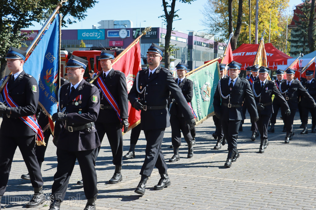 Fotorelacja I: Uroczystość NADANIA SZTANDARU i 50-lecie Zarządu Miejskiego ZOSP RP w Zawierciu