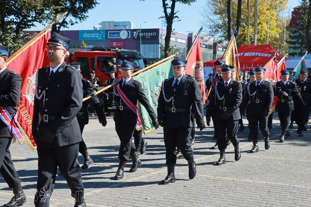 Fotorelacja I: Uroczystość NADANIA SZTANDARU i 50-lecie Zarządu Miejskiego ZOSP RP w Zawierciu
