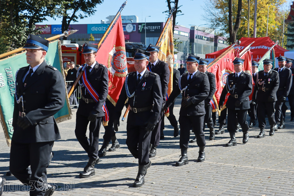 Fotorelacja I: Uroczystość NADANIA SZTANDARU i 50-lecie Zarządu Miejskiego ZOSP RP w Zawierciu