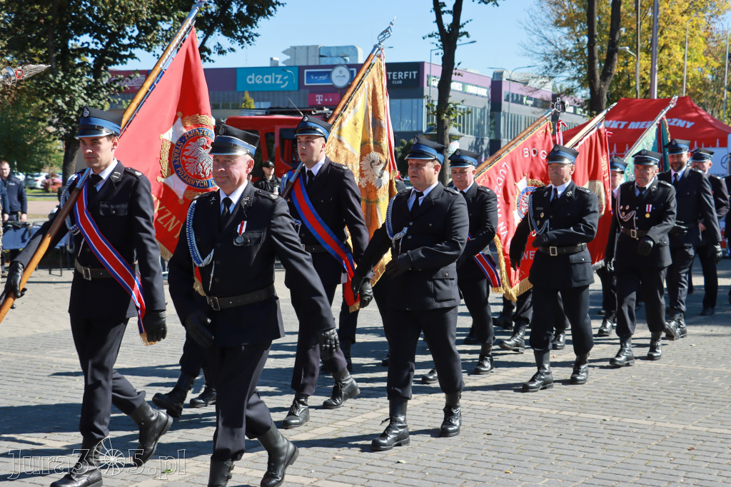 Fotorelacja I: Uroczystość NADANIA SZTANDARU i 50-lecie Zarządu Miejskiego ZOSP RP w Zawierciu