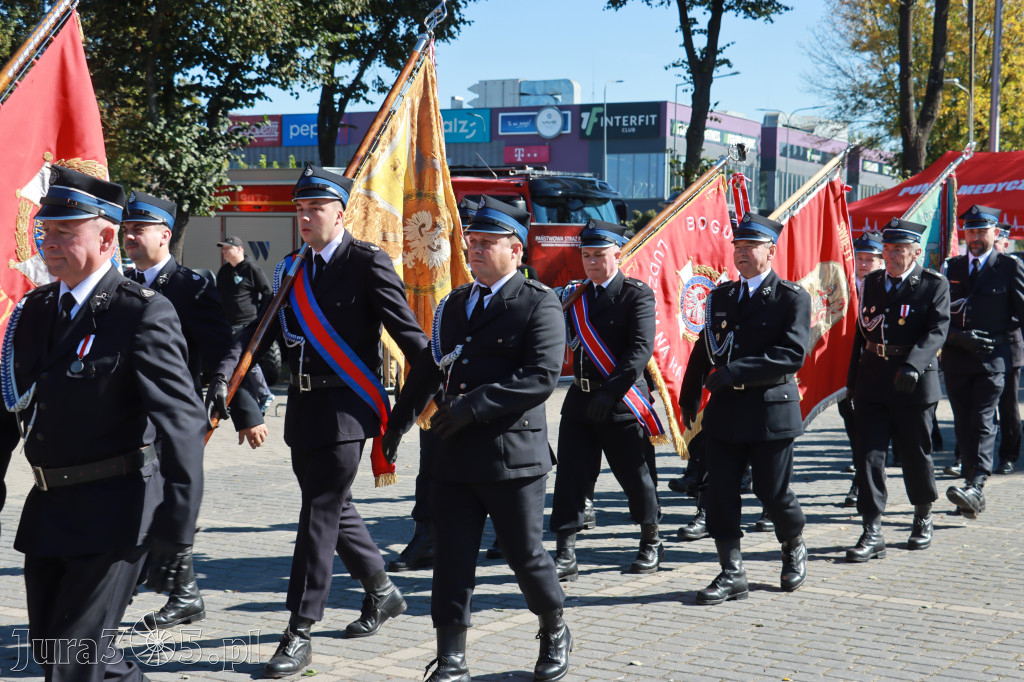 Fotorelacja I: Uroczystość NADANIA SZTANDARU i 50-lecie Zarządu Miejskiego ZOSP RP w Zawierciu