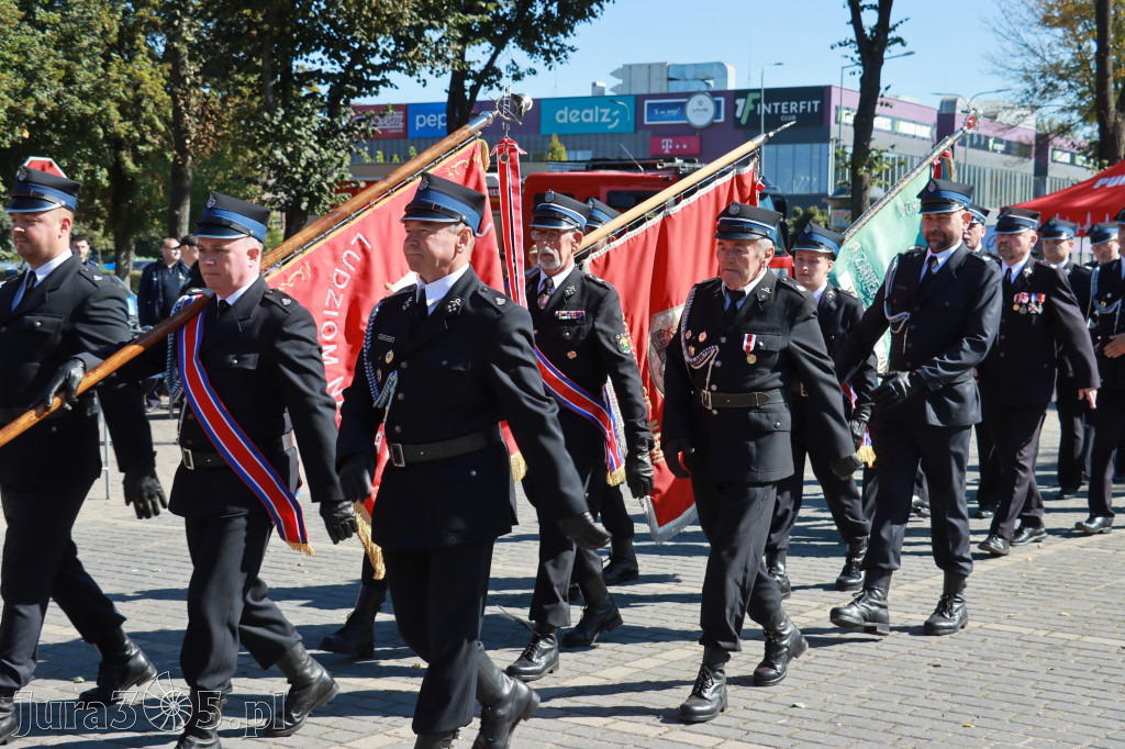 Fotorelacja I: Uroczystość NADANIA SZTANDARU i 50-lecie Zarządu Miejskiego ZOSP RP w Zawierciu
