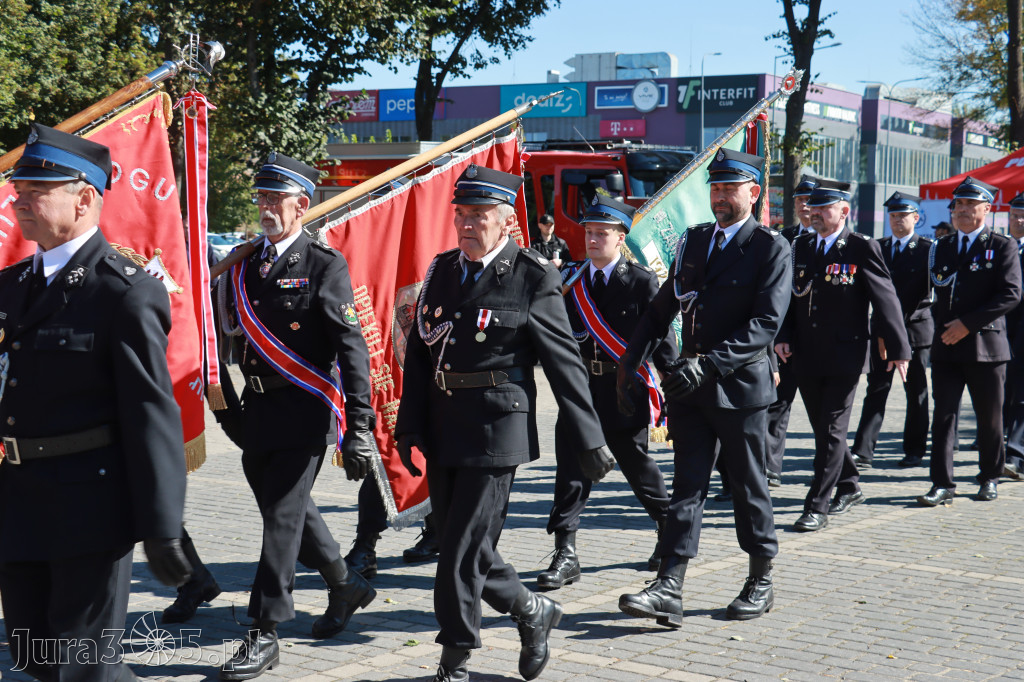 Fotorelacja I: Uroczystość NADANIA SZTANDARU i 50-lecie Zarządu Miejskiego ZOSP RP w Zawierciu
