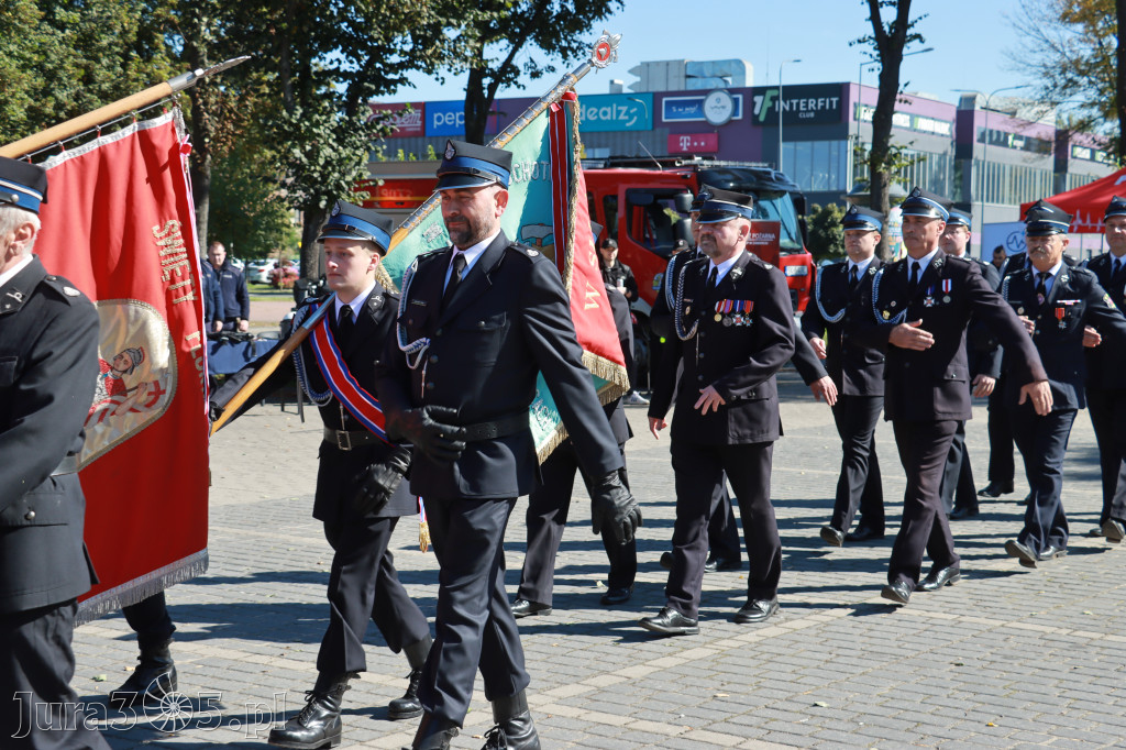 Fotorelacja I: Uroczystość NADANIA SZTANDARU i 50-lecie Zarządu Miejskiego ZOSP RP w Zawierciu