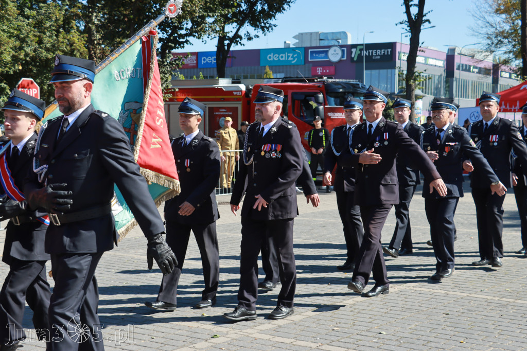 Fotorelacja I: Uroczystość NADANIA SZTANDARU i 50-lecie Zarządu Miejskiego ZOSP RP w Zawierciu