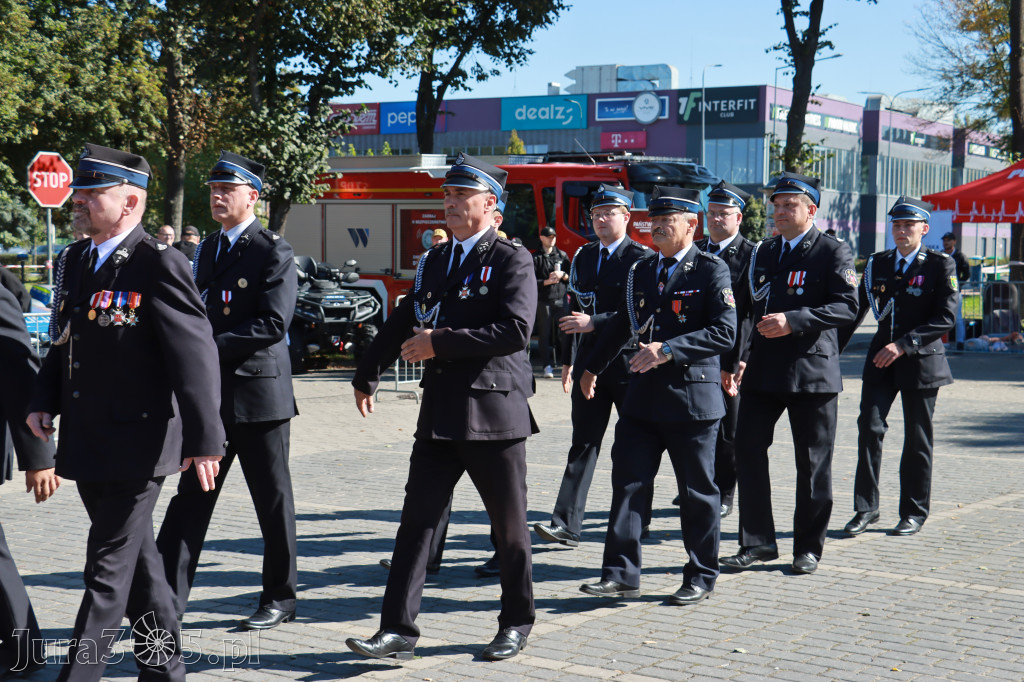 Fotorelacja I: Uroczystość NADANIA SZTANDARU i 50-lecie Zarządu Miejskiego ZOSP RP w Zawierciu