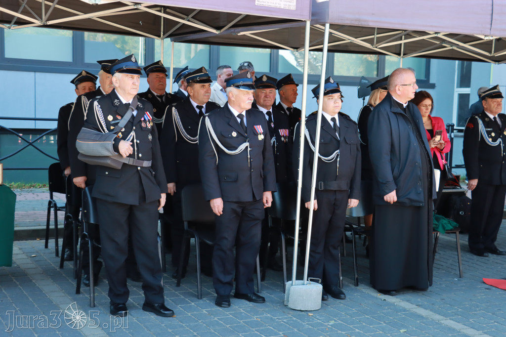 Fotorelacja I: Uroczystość NADANIA SZTANDARU i 50-lecie Zarządu Miejskiego ZOSP RP w Zawierciu