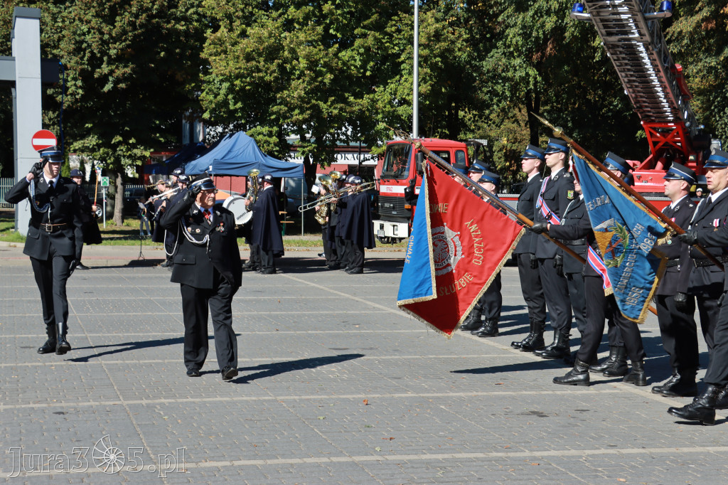 Fotorelacja I: Uroczystość NADANIA SZTANDARU i 50-lecie Zarządu Miejskiego ZOSP RP w Zawierciu