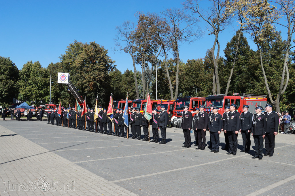 Fotorelacja I: Uroczystość NADANIA SZTANDARU i 50-lecie Zarządu Miejskiego ZOSP RP w Zawierciu