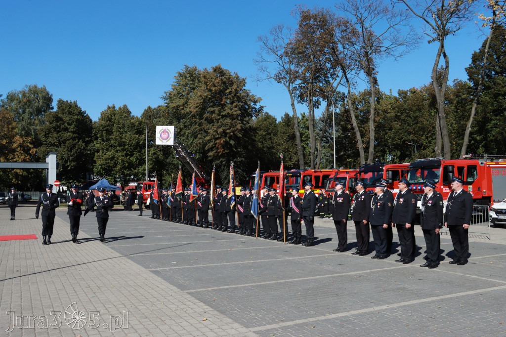 Fotorelacja I: Uroczystość NADANIA SZTANDARU i 50-lecie Zarządu Miejskiego ZOSP RP w Zawierciu