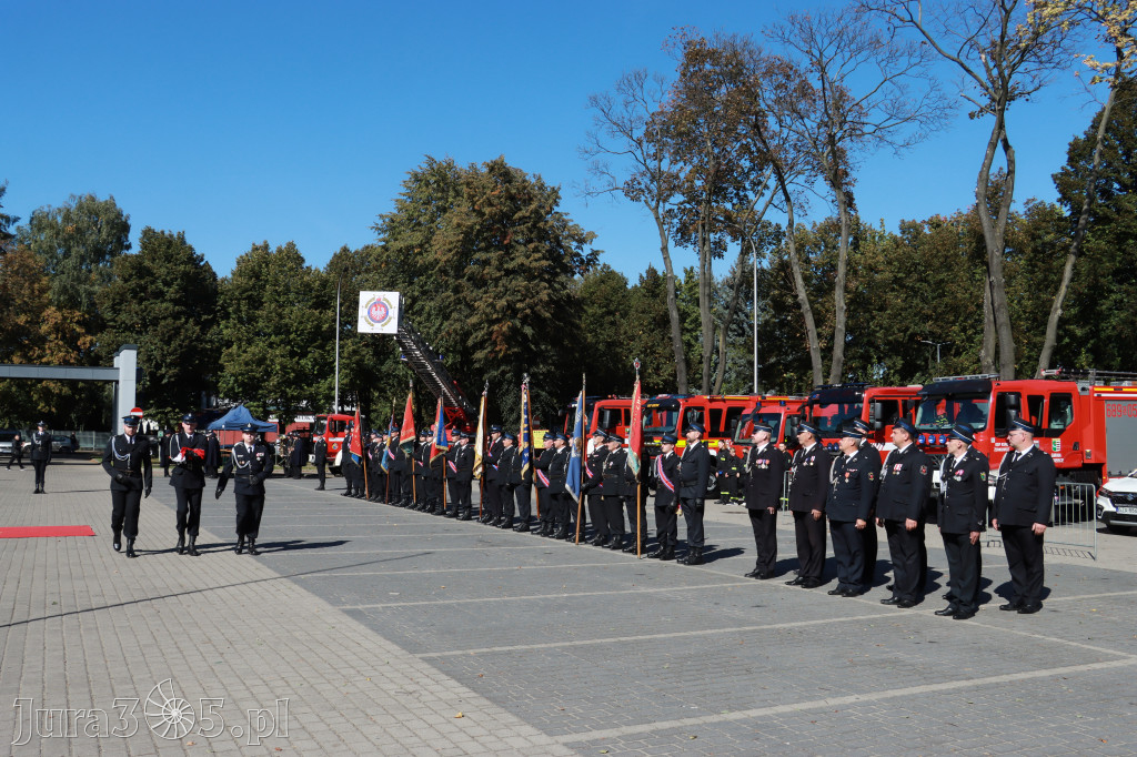 Fotorelacja I: Uroczystość NADANIA SZTANDARU i 50-lecie Zarządu Miejskiego ZOSP RP w Zawierciu