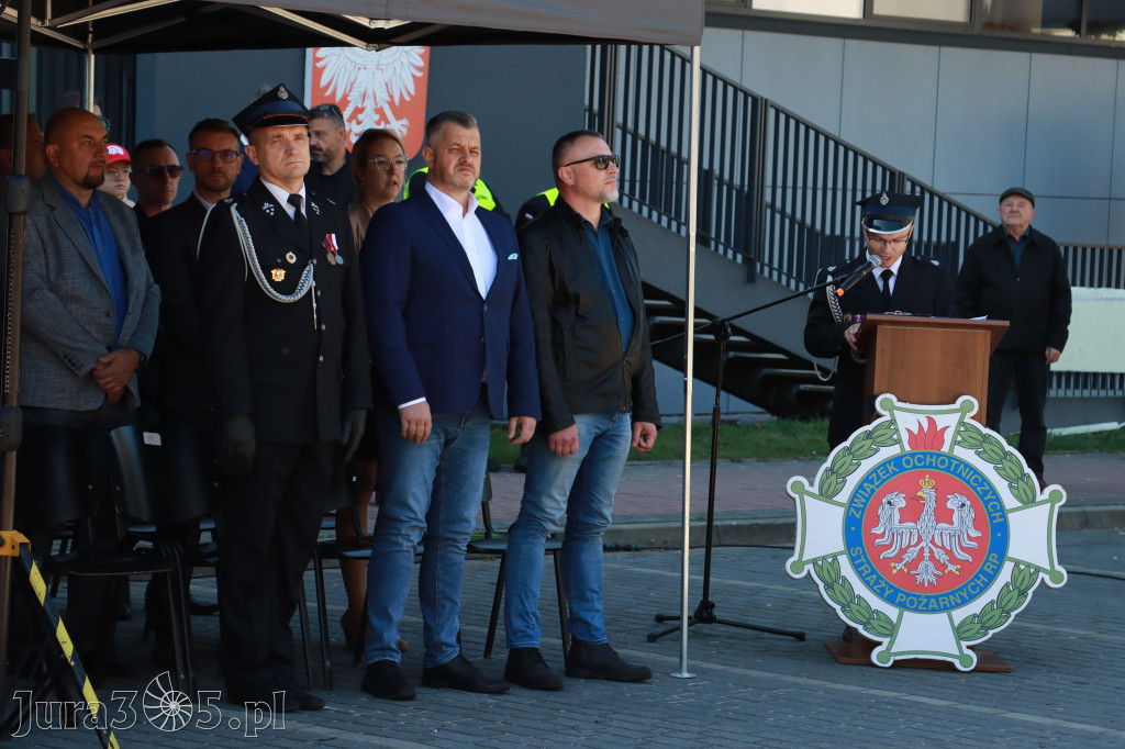 Fotorelacja I: Uroczystość NADANIA SZTANDARU i 50-lecie Zarządu Miejskiego ZOSP RP w Zawierciu