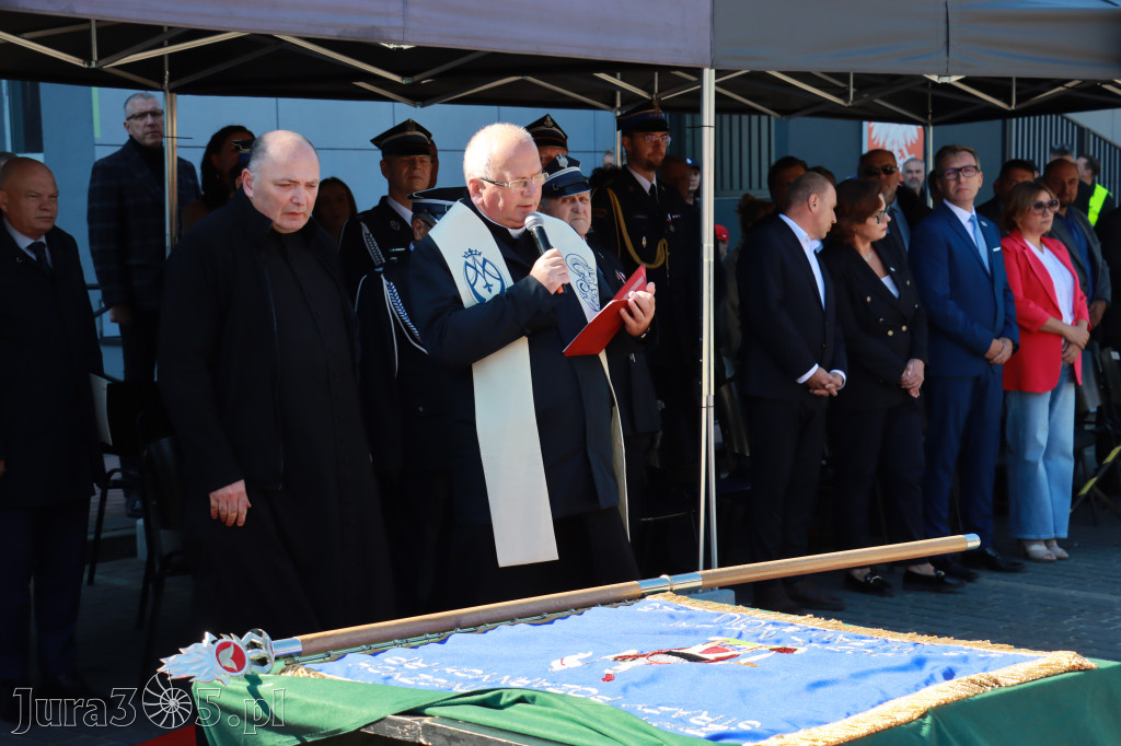 Fotorelacja I: Uroczystość NADANIA SZTANDARU i 50-lecie Zarządu Miejskiego ZOSP RP w Zawierciu