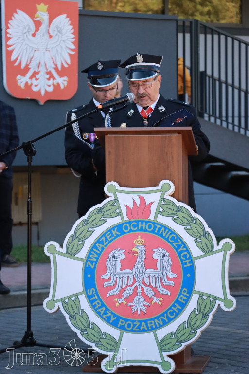 Fotorelacja I: Uroczystość NADANIA SZTANDARU i 50-lecie Zarządu Miejskiego ZOSP RP w Zawierciu