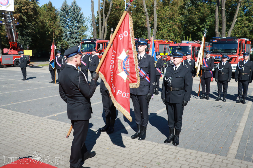 Fotorelacja I: Uroczystość NADANIA SZTANDARU i 50-lecie Zarządu Miejskiego ZOSP RP w Zawierciu