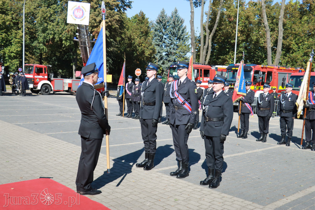Fotorelacja I: Uroczystość NADANIA SZTANDARU i 50-lecie Zarządu Miejskiego ZOSP RP w Zawierciu