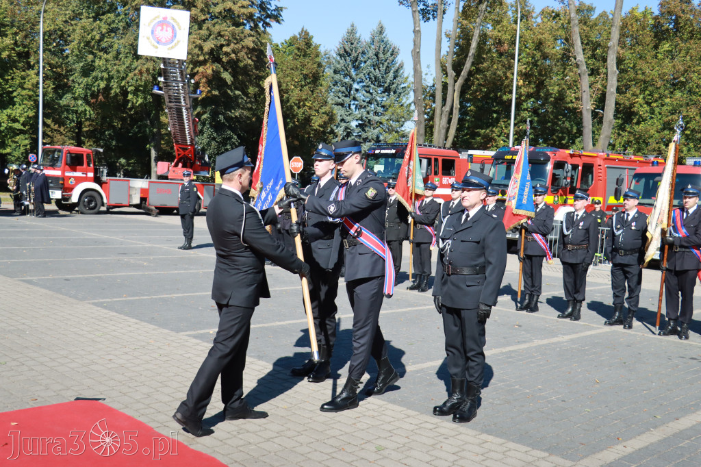 Fotorelacja I: Uroczystość NADANIA SZTANDARU i 50-lecie Zarządu Miejskiego ZOSP RP w Zawierciu