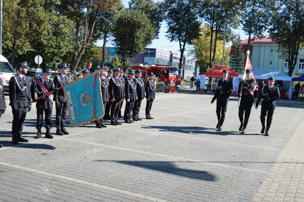 Fotorelacja I: Uroczystość NADANIA SZTANDARU i 50-lecie Zarządu Miejskiego ZOSP RP w Zawierciu