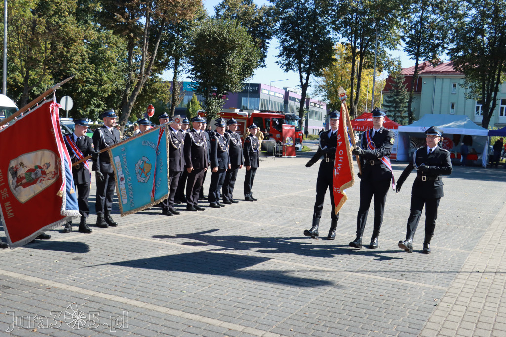 Fotorelacja I: Uroczystość NADANIA SZTANDARU i 50-lecie Zarządu Miejskiego ZOSP RP w Zawierciu