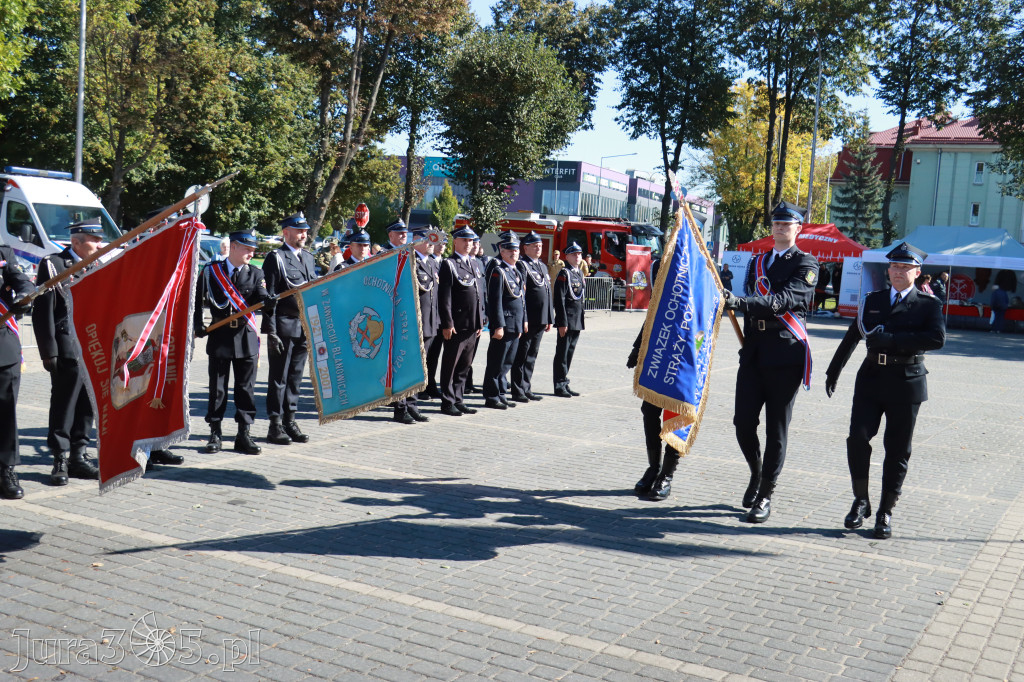 Fotorelacja I: Uroczystość NADANIA SZTANDARU i 50-lecie Zarządu Miejskiego ZOSP RP w Zawierciu