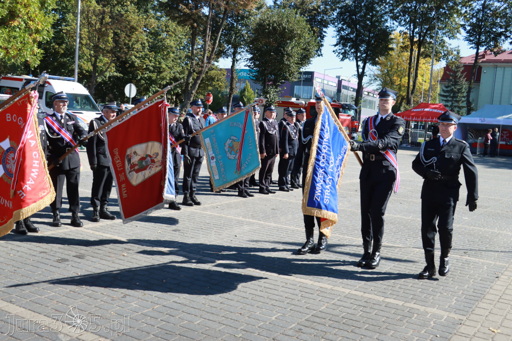 Fotorelacja I: Uroczystość NADANIA SZTANDARU i 50-lecie Zarządu Miejskiego ZOSP RP w Zawierciu