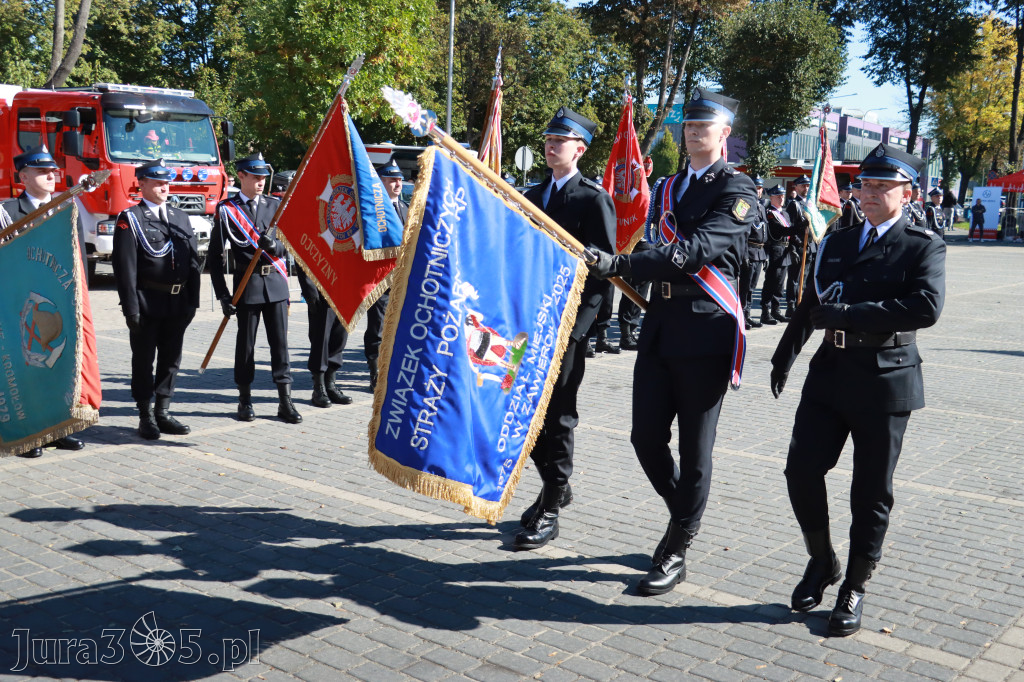 Fotorelacja I: Uroczystość NADANIA SZTANDARU i 50-lecie Zarządu Miejskiego ZOSP RP w Zawierciu
