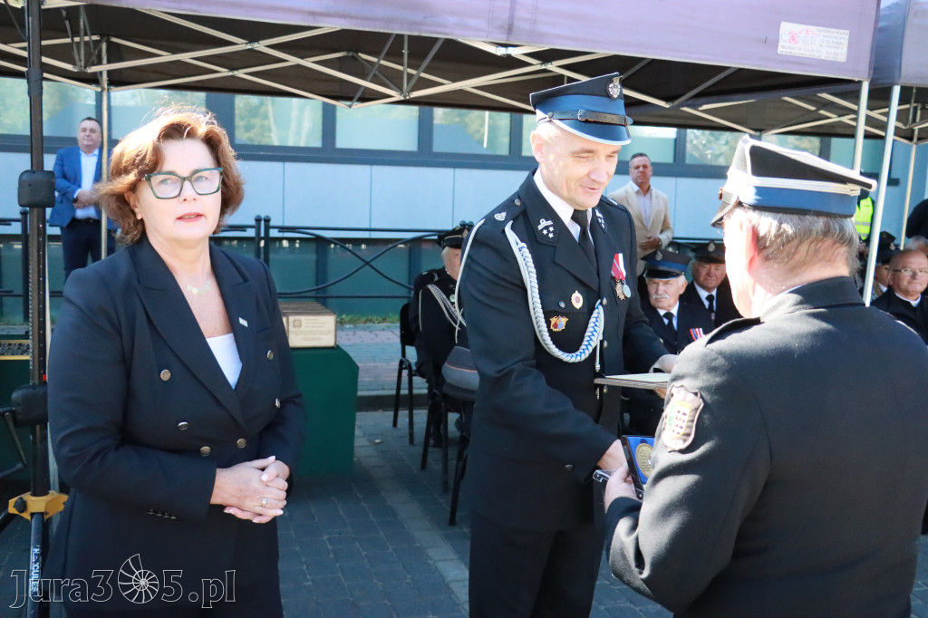 Fotorelacja II: Uroczystość NADANIA SZTANDARU i 50-lecie Zarządu Miejskiego ZOSP RP w Zawierciu