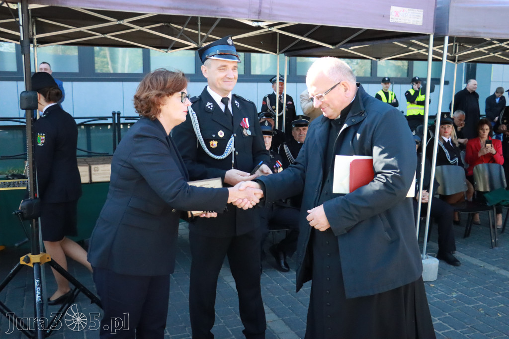 Fotorelacja II: Uroczystość NADANIA SZTANDARU i 50-lecie Zarządu Miejskiego ZOSP RP w Zawierciu