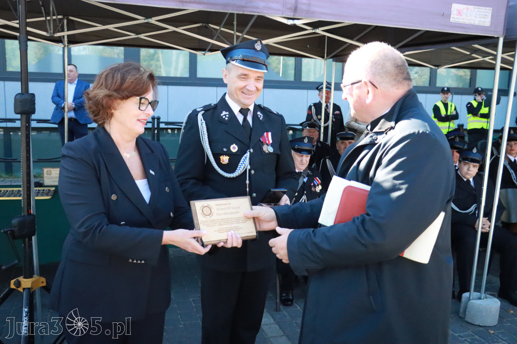 Fotorelacja II: Uroczystość NADANIA SZTANDARU i 50-lecie Zarządu Miejskiego ZOSP RP w Zawierciu