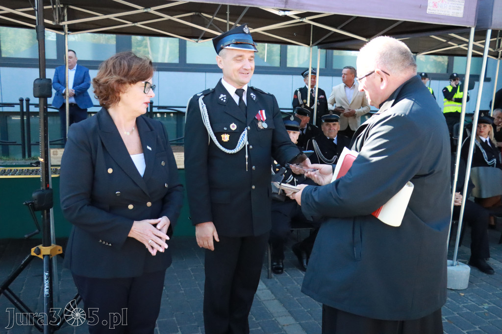 Fotorelacja II: Uroczystość NADANIA SZTANDARU i 50-lecie Zarządu Miejskiego ZOSP RP w Zawierciu