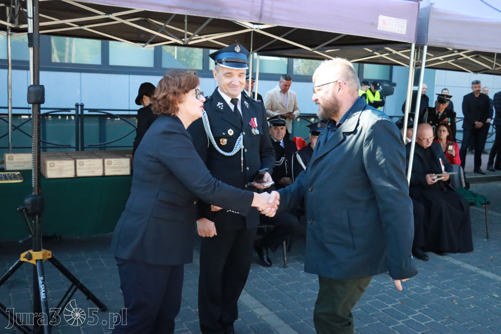 Fotorelacja II: Uroczystość NADANIA SZTANDARU i 50-lecie Zarządu Miejskiego ZOSP RP w Zawierciu