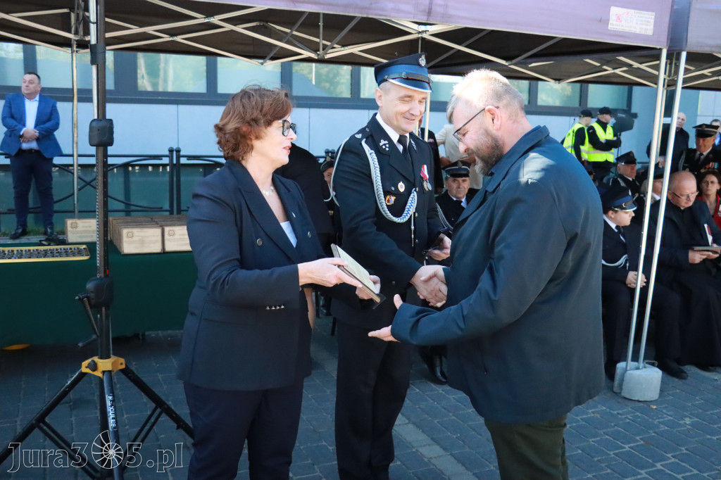 Fotorelacja II: Uroczystość NADANIA SZTANDARU i 50-lecie Zarządu Miejskiego ZOSP RP w Zawierciu