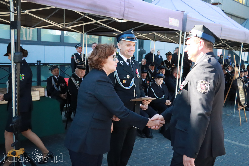 Fotorelacja II: Uroczystość NADANIA SZTANDARU i 50-lecie Zarządu Miejskiego ZOSP RP w Zawierciu