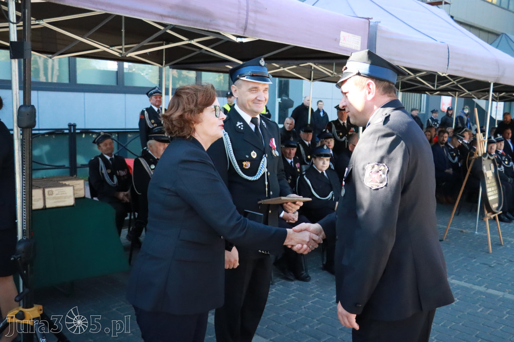 Fotorelacja II: Uroczystość NADANIA SZTANDARU i 50-lecie Zarządu Miejskiego ZOSP RP w Zawierciu