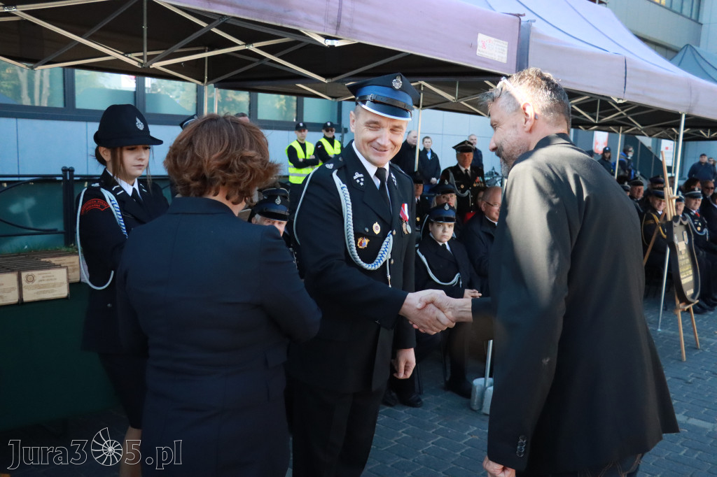 Fotorelacja II: Uroczystość NADANIA SZTANDARU i 50-lecie Zarządu Miejskiego ZOSP RP w Zawierciu