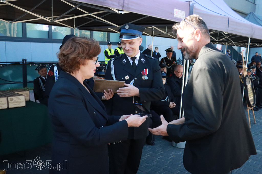 Fotorelacja II: Uroczystość NADANIA SZTANDARU i 50-lecie Zarządu Miejskiego ZOSP RP w Zawierciu
