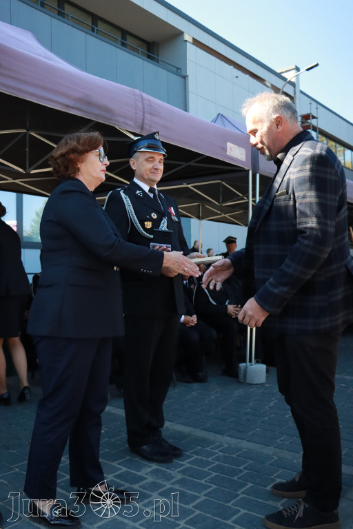 Fotorelacja II: Uroczystość NADANIA SZTANDARU i 50-lecie Zarządu Miejskiego ZOSP RP w Zawierciu