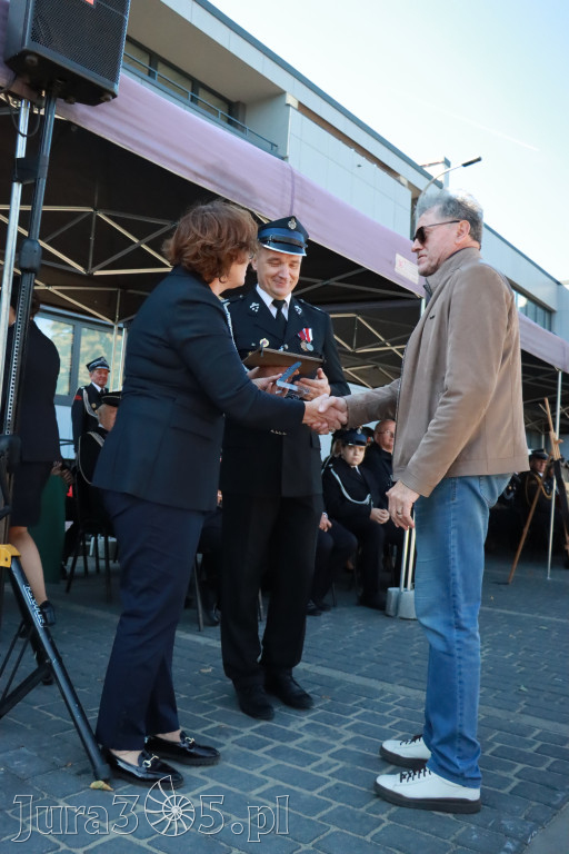 Fotorelacja II: Uroczystość NADANIA SZTANDARU i 50-lecie Zarządu Miejskiego ZOSP RP w Zawierciu