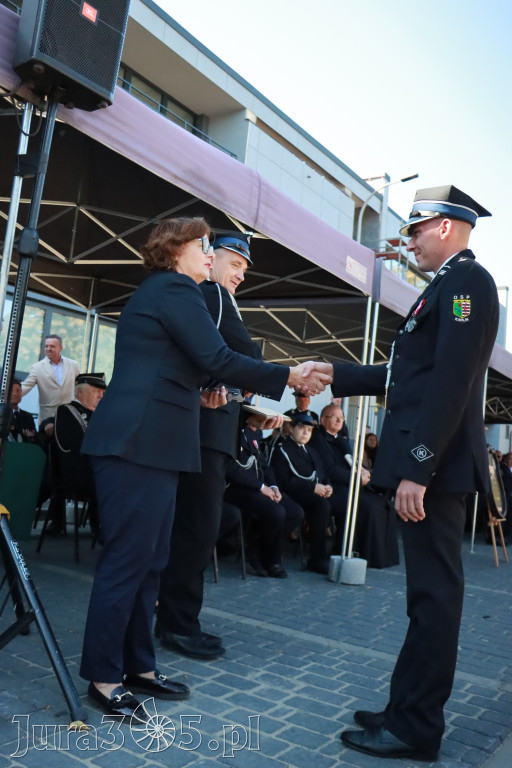 Fotorelacja II: Uroczystość NADANIA SZTANDARU i 50-lecie Zarządu Miejskiego ZOSP RP w Zawierciu