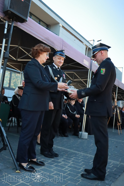 Fotorelacja II: Uroczystość NADANIA SZTANDARU i 50-lecie Zarządu Miejskiego ZOSP RP w Zawierciu