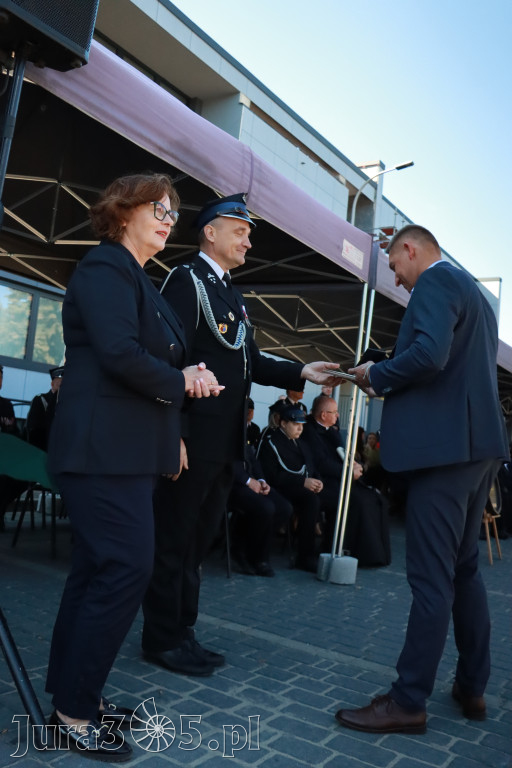 Fotorelacja II: Uroczystość NADANIA SZTANDARU i 50-lecie Zarządu Miejskiego ZOSP RP w Zawierciu