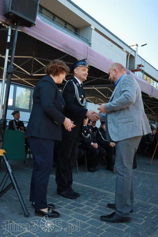 Fotorelacja II: Uroczystość NADANIA SZTANDARU i 50-lecie Zarządu Miejskiego ZOSP RP w Zawierciu