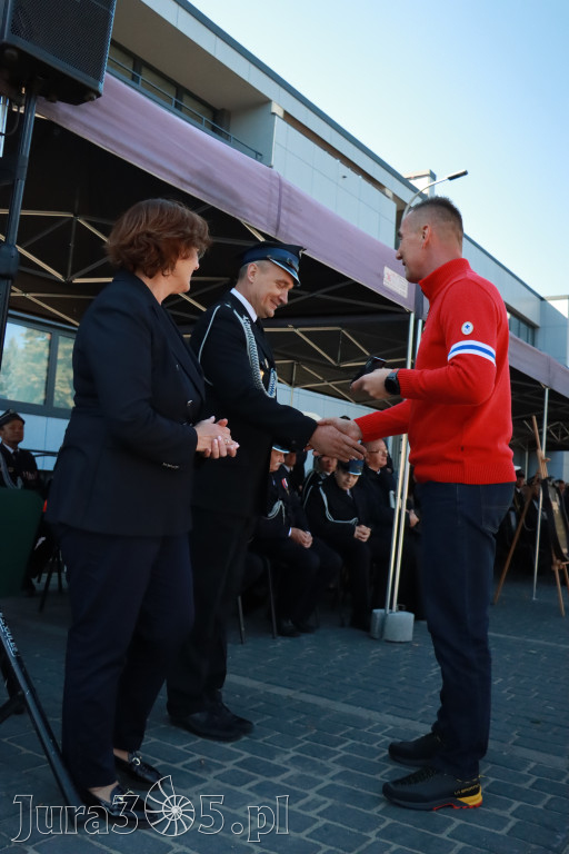 Fotorelacja II: Uroczystość NADANIA SZTANDARU i 50-lecie Zarządu Miejskiego ZOSP RP w Zawierciu