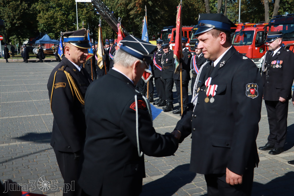 Fotorelacja II: Uroczystość NADANIA SZTANDARU i 50-lecie Zarządu Miejskiego ZOSP RP w Zawierciu