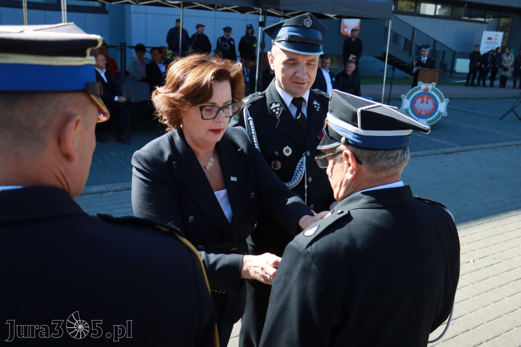 Fotorelacja II: Uroczystość NADANIA SZTANDARU i 50-lecie Zarządu Miejskiego ZOSP RP w Zawierciu