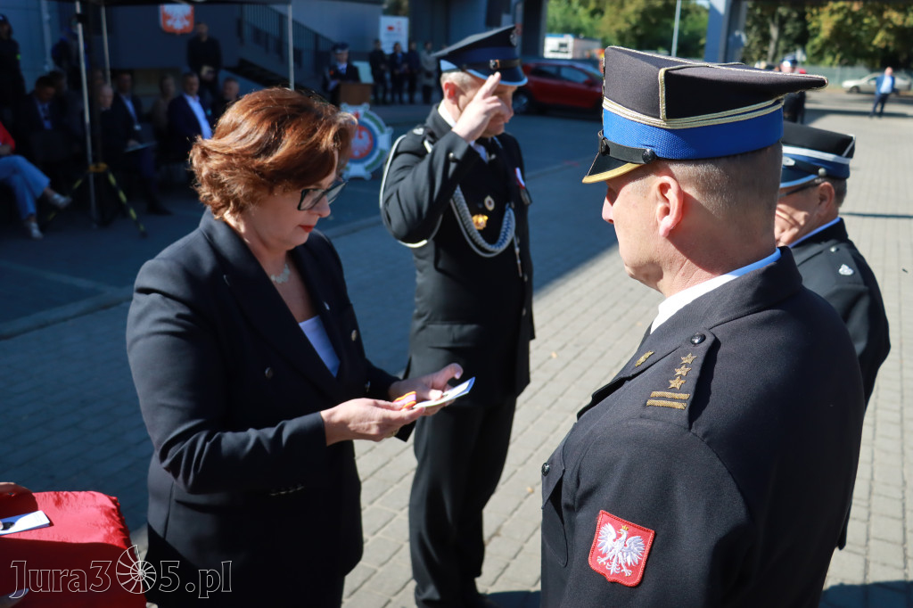 Fotorelacja II: Uroczystość NADANIA SZTANDARU i 50-lecie Zarządu Miejskiego ZOSP RP w Zawierciu
