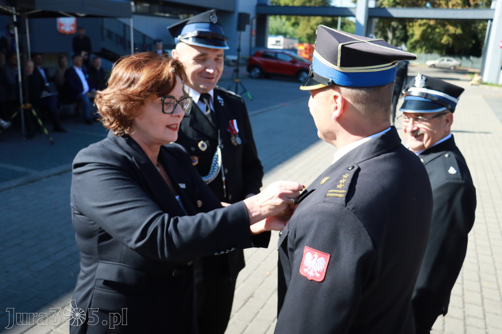 Fotorelacja II: Uroczystość NADANIA SZTANDARU i 50-lecie Zarządu Miejskiego ZOSP RP w Zawierciu