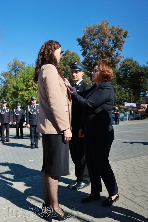 Fotorelacja II: Uroczystość NADANIA SZTANDARU i 50-lecie Zarządu Miejskiego ZOSP RP w Zawierciu