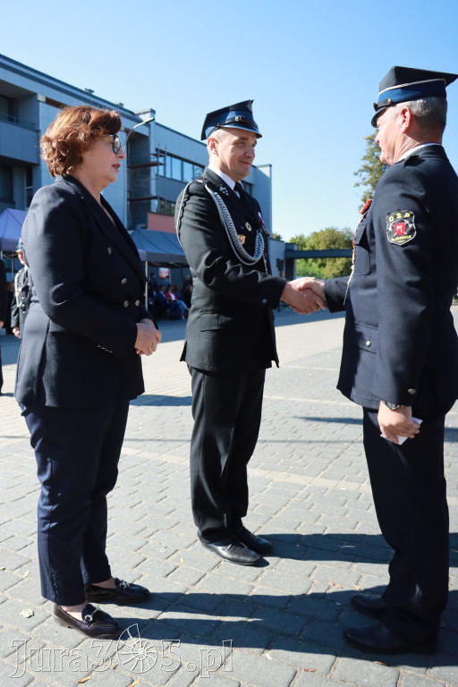Fotorelacja II: Uroczystość NADANIA SZTANDARU i 50-lecie Zarządu Miejskiego ZOSP RP w Zawierciu
